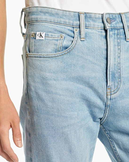90S DISTRESSED STRAIGHT JEANS