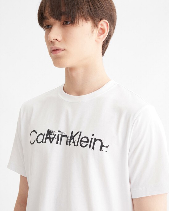 ESSENTIALS LOGO GRAPHIC TEE