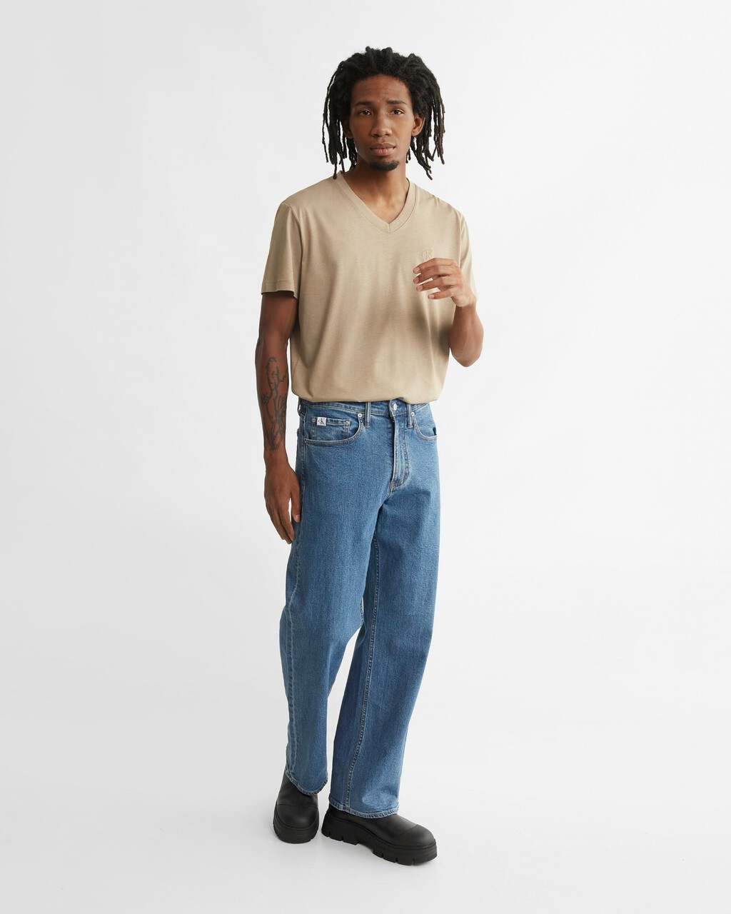 Solid V Neck CK Logo Tee, Perfect Taupe, hi-res
