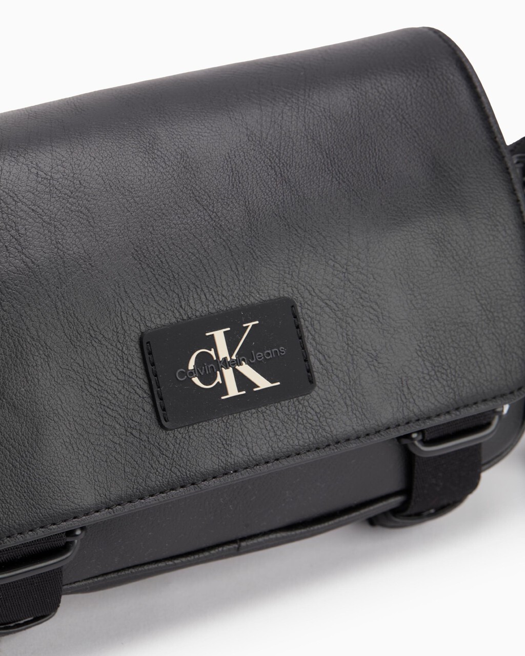 Tagged Flap Camera Bag 22Cm, BLACK, hi-res