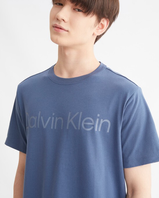 ESSENTIALS LOGO GRAPHIC TEE