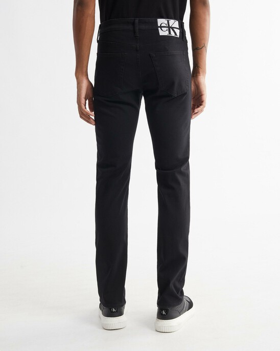 ULTIMATE STRETCH SLIM JEANS