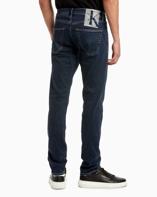 PREMIUM MODERN TAPER JEANS