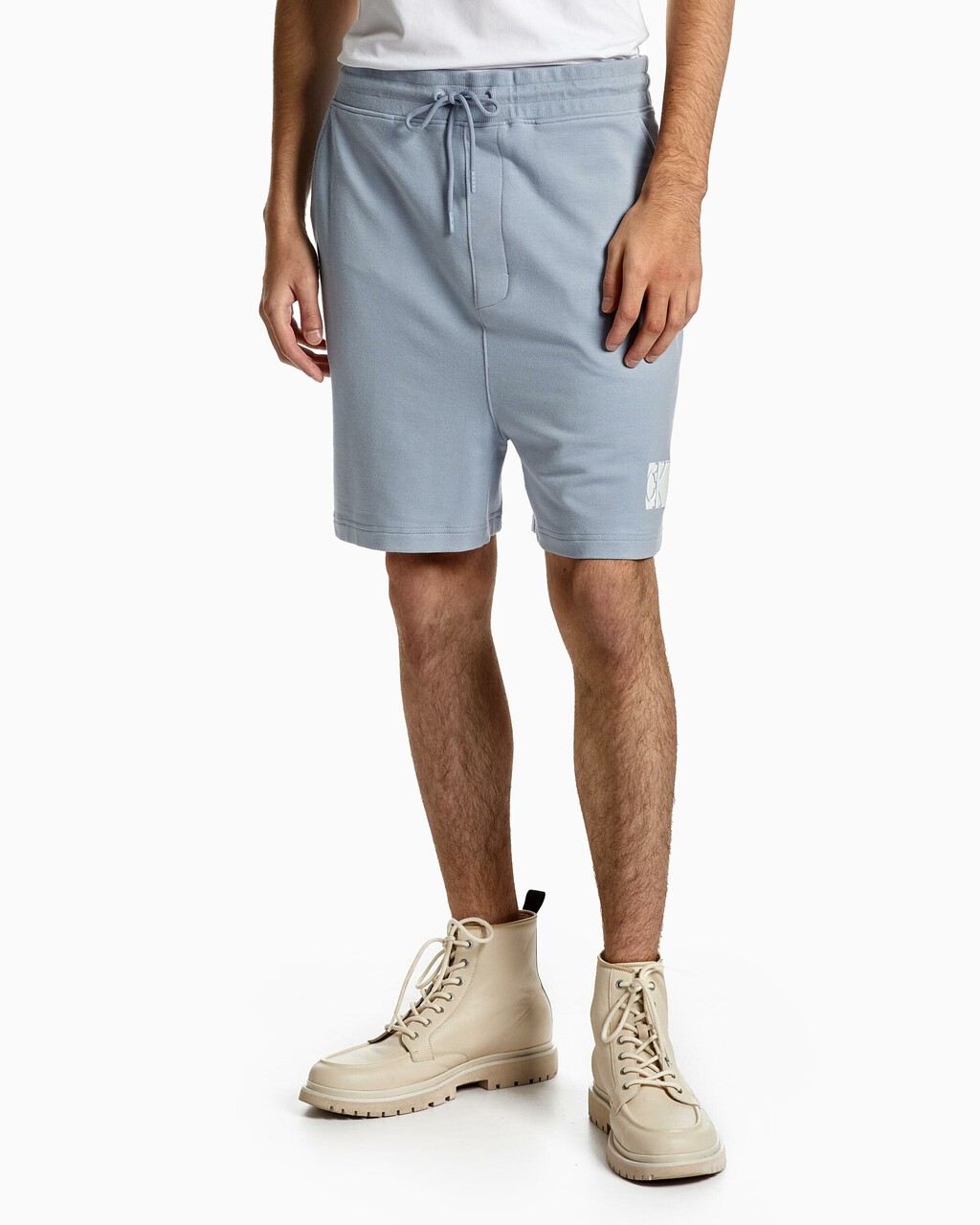 EMBOSSED LOGO SWEATSHORTS, SILVER SKY, hi-res