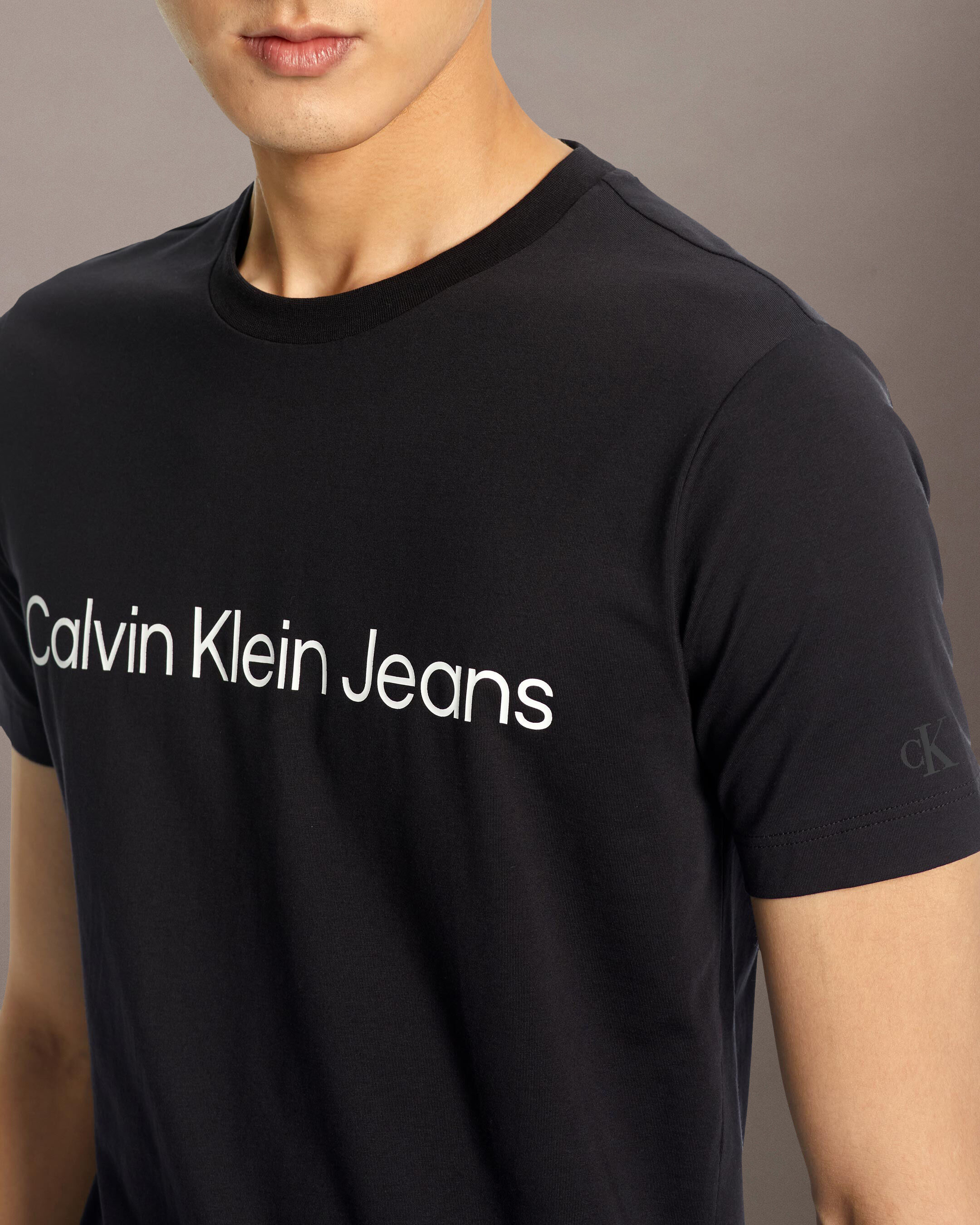 Institutional logo slim fit tee store