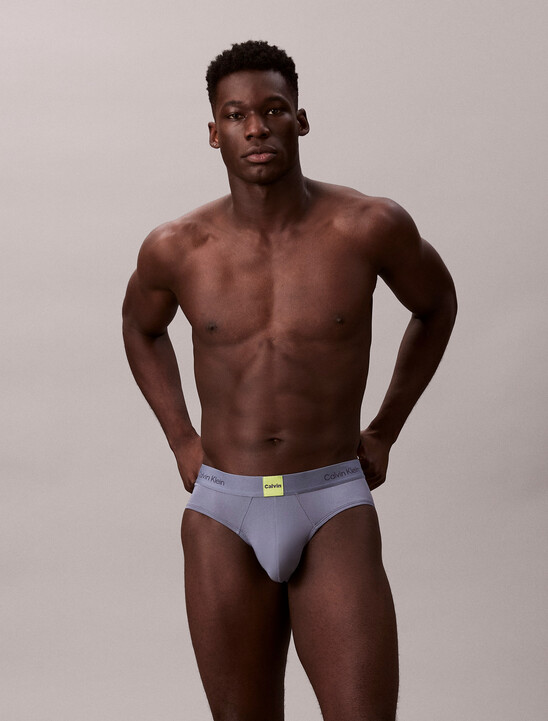 Briefs - Icon Logo Graphic