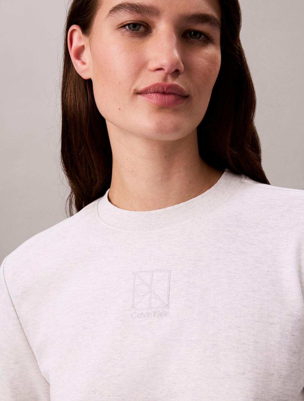 Interlock Cotton Emblem Mock Neck Tee, Light Grey Heather, hi-res