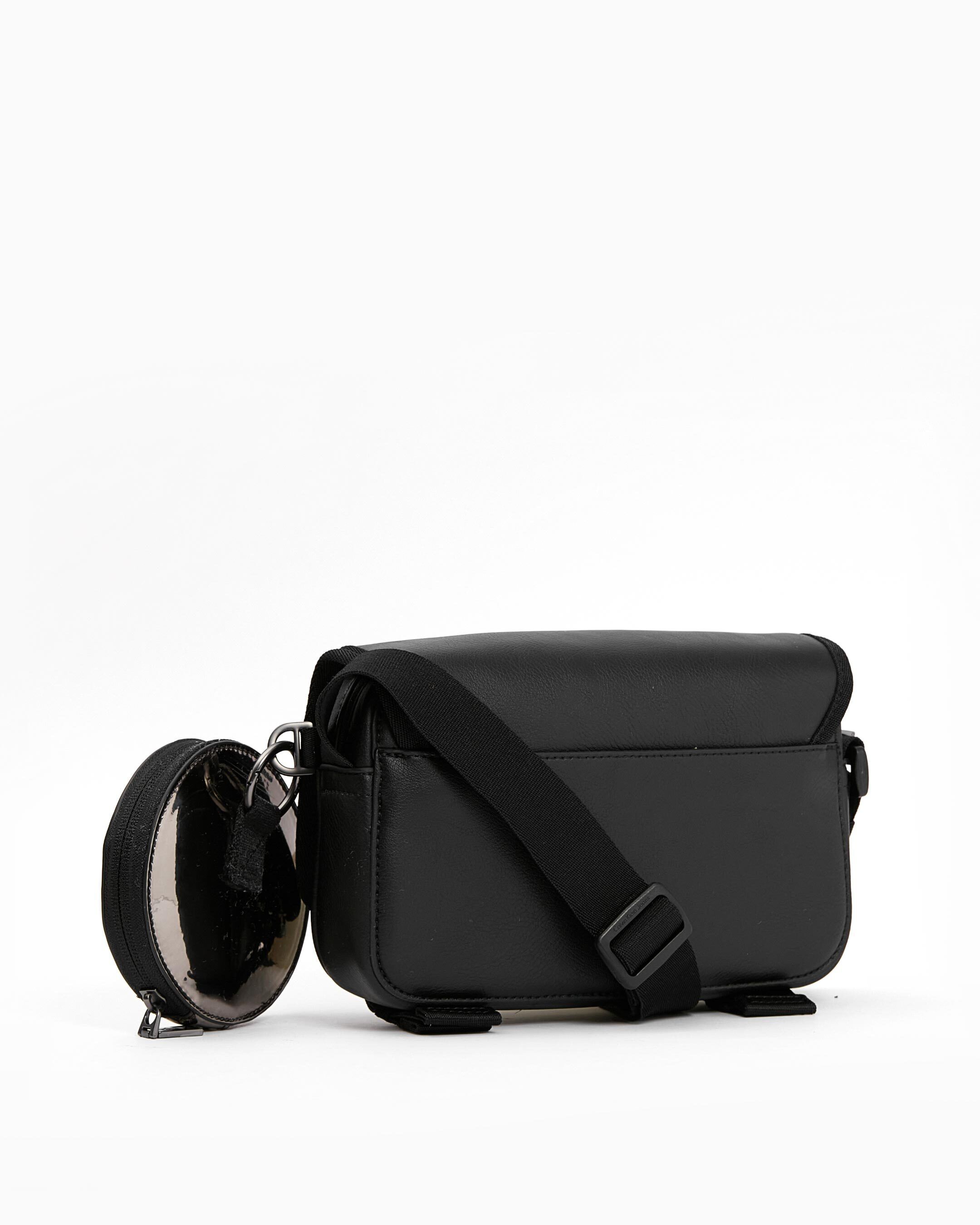 Calvin klien man bag hot sale