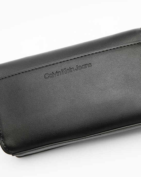 SCULPTED FLAP PHONE CROSSBODY BAG