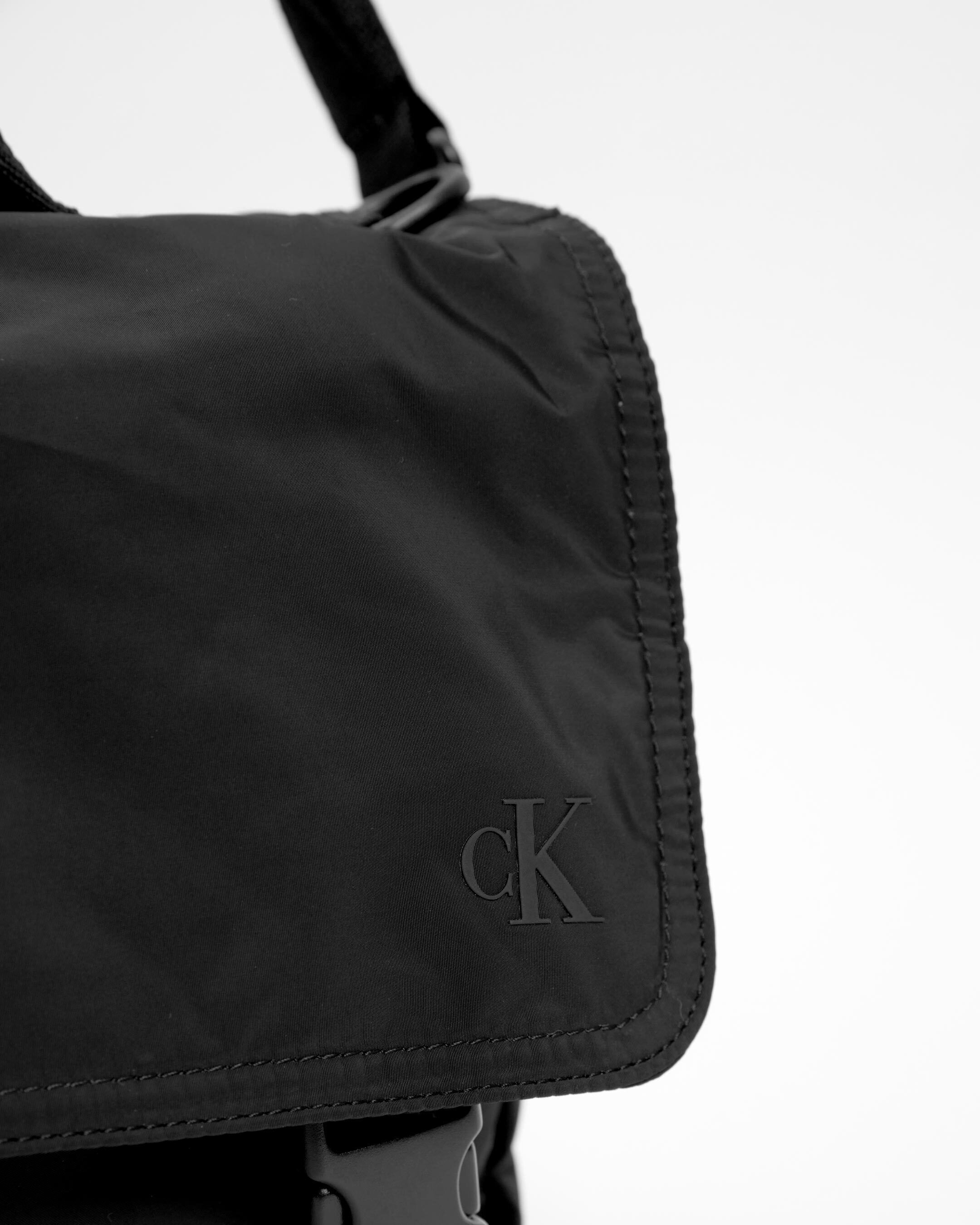 Ultralight messenger bag hotsell