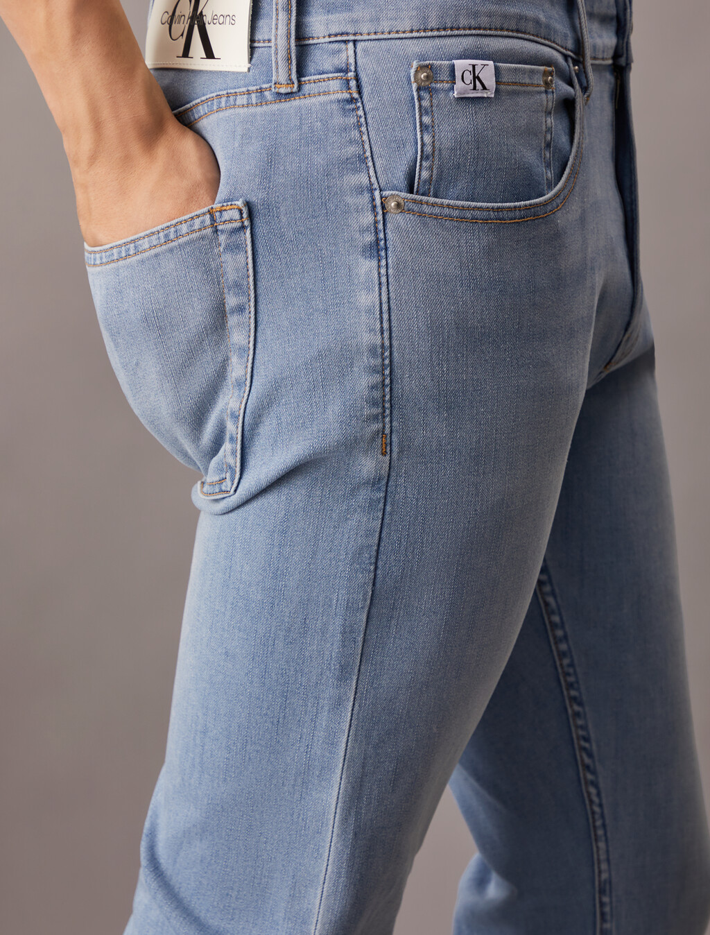 37.5 Bi-Stretch Modern Taper Jeans, Denim Light, hi-res