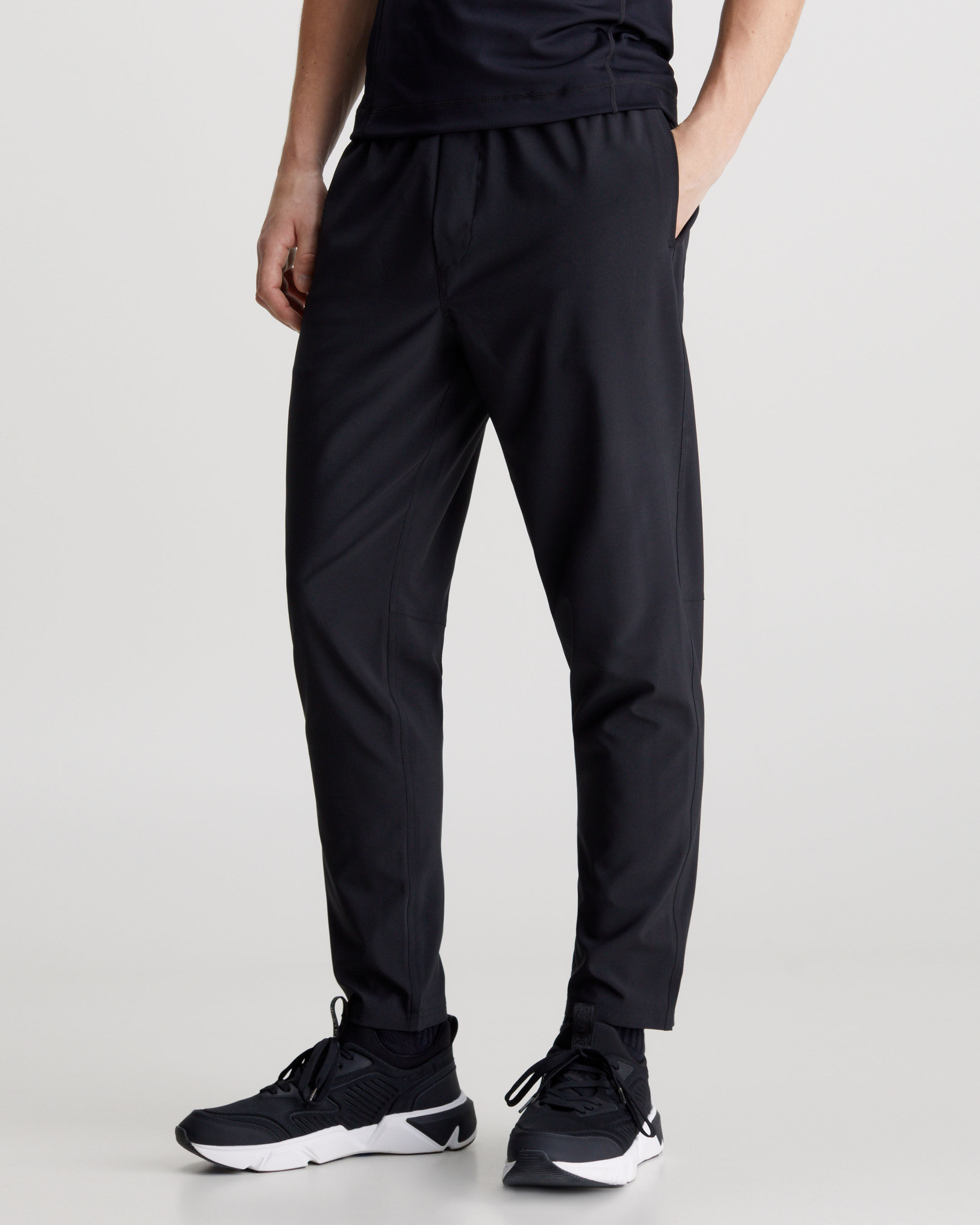 Joggers Calvin Klein Malaysia