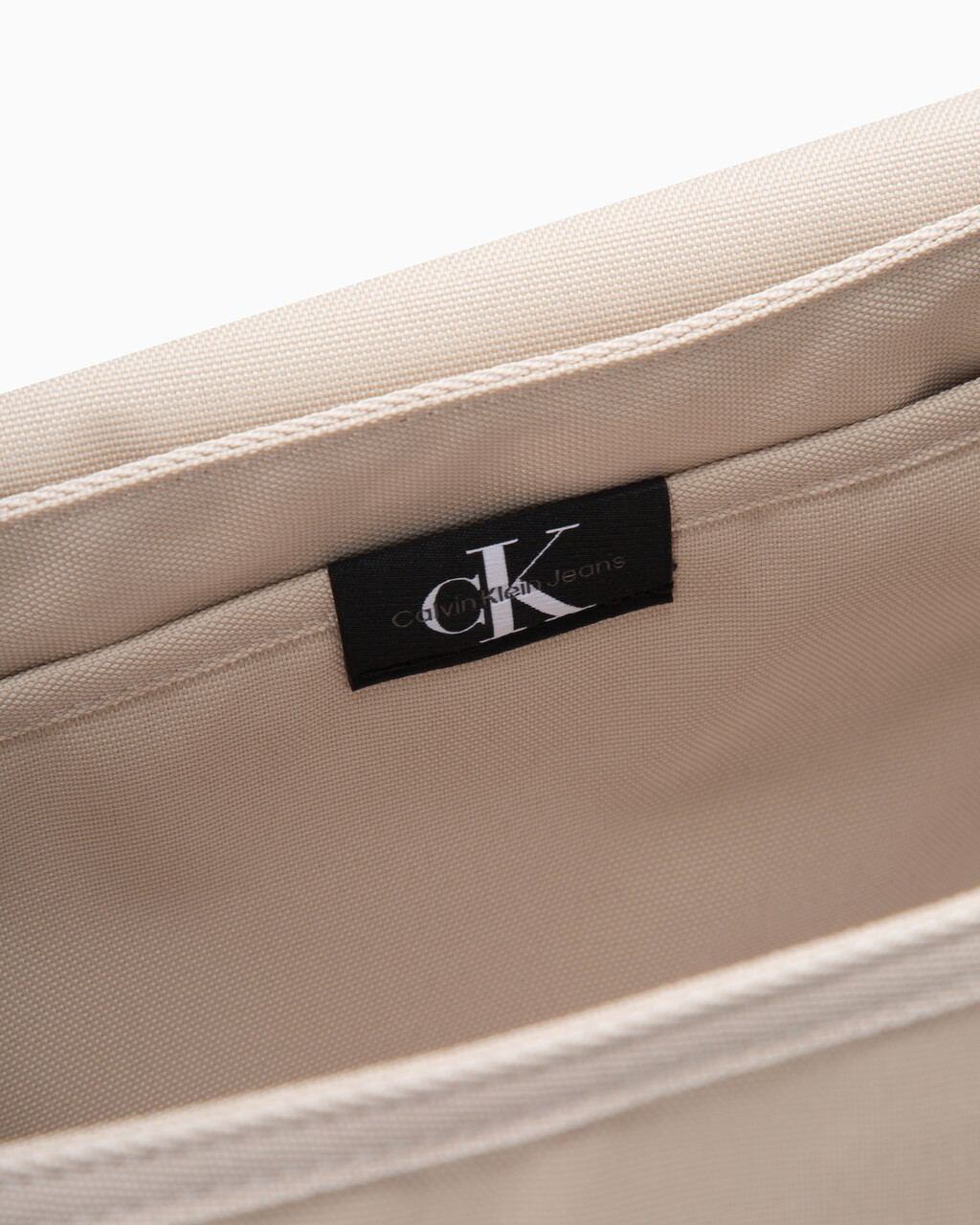 Sport Essentials Messenger Bag, CLASSIC BEIGE, hi-res