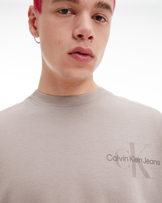 GENDER NETURAL MONOGRAM LONG SLEEVE TEE