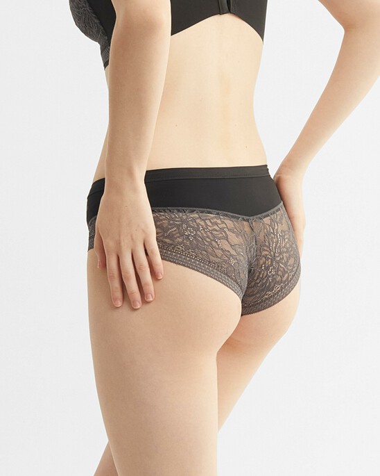 Invisibles Lace Hipster