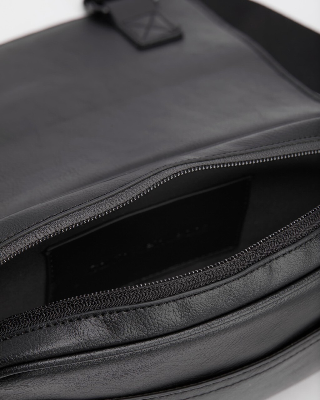 Tagged Flap Camera Bag 22Cm, BLACK, hi-res