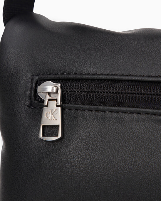 Soft Utility Shoulder Bag 28Cm