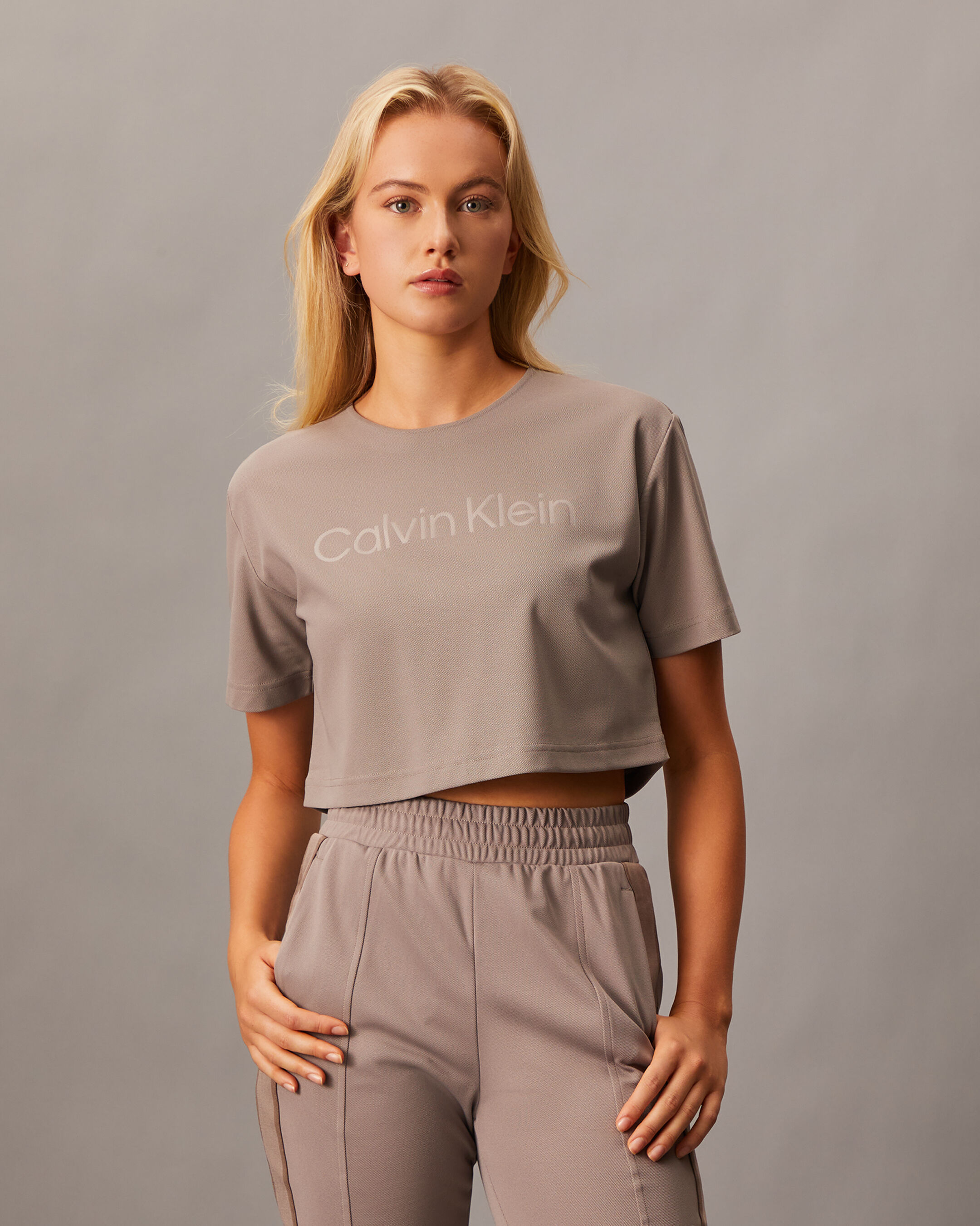 Calvin klein shorts and crop top set outlet