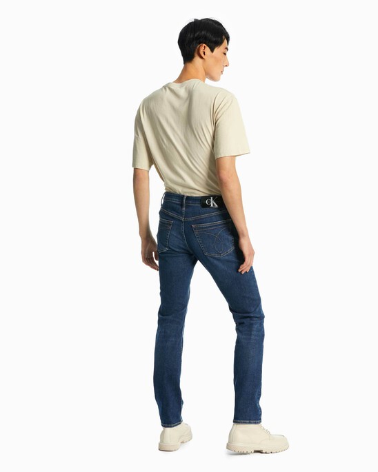 SUSTAINABLE SLIM JEANS