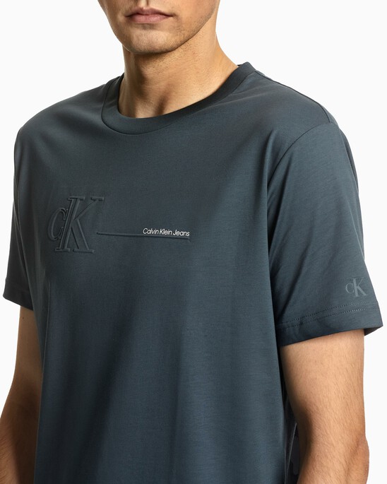 URBAN MONOGRAM SLIM TEE