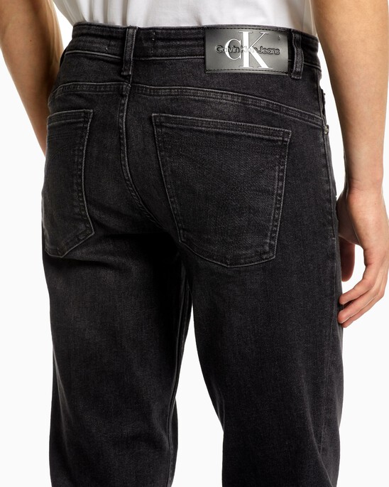 RECONSIDERED CKJ 027 BODY JEANS