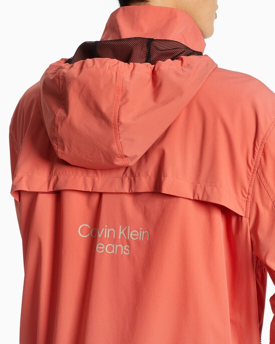 PACKABLE STACKED LOGO WINDBREAKER