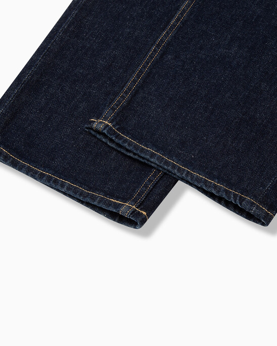 HIGH-RISE RELAXED JEANS