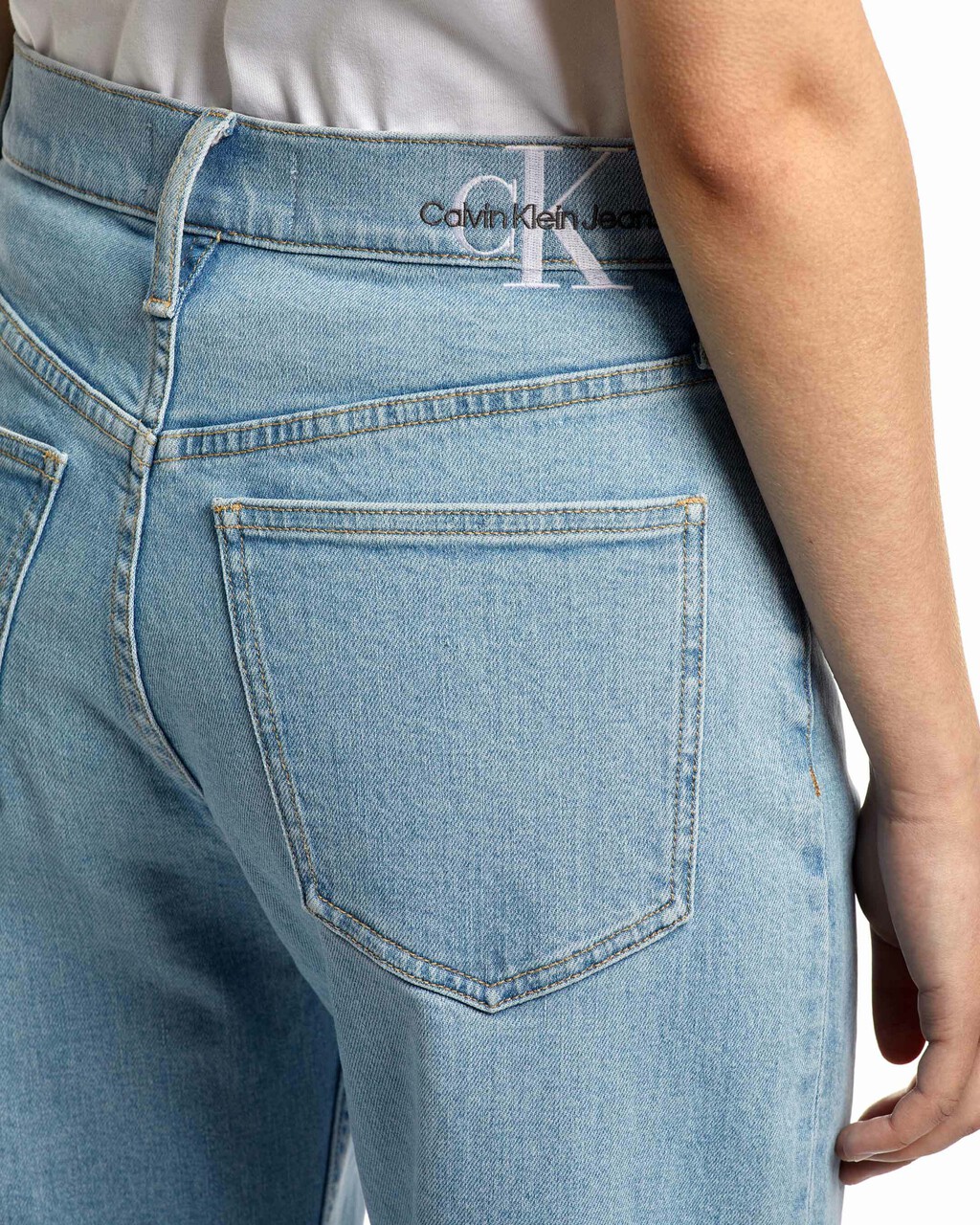 LIGHT WASH HIGH RISE WIDE LEG DISTRESSED JEANS
