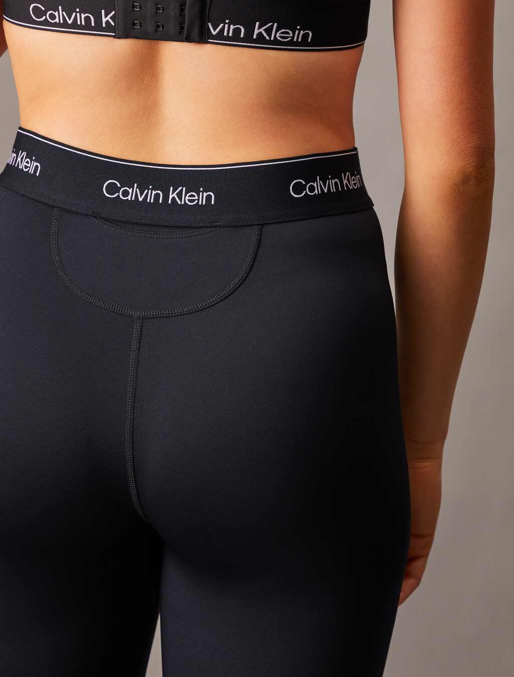 Essentials Modern Sport High Rise 7/8 Leggings, Black Beauty, hi-res