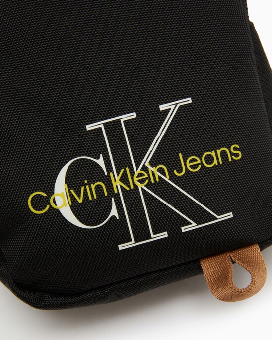 SPORT ESSENTIALS PHONE BAG