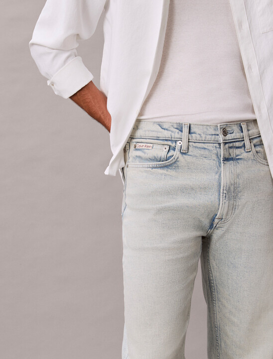 Standard Straight Fit Jeans