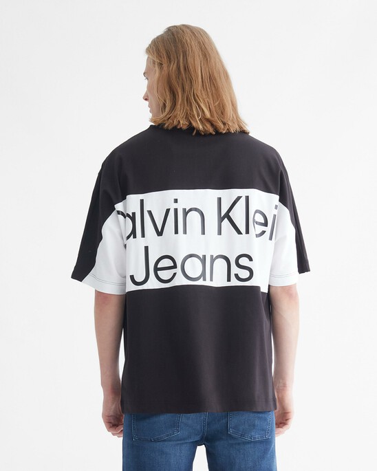 NOCTURAL REDS MOCK NECK BACK LOGO TEE