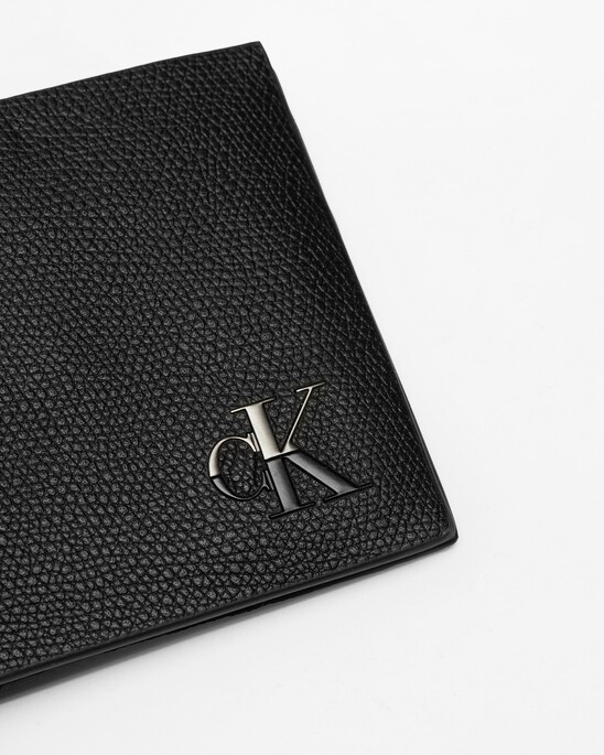 LEATHER LOGO HARDWARE BILLFOLD WALLET