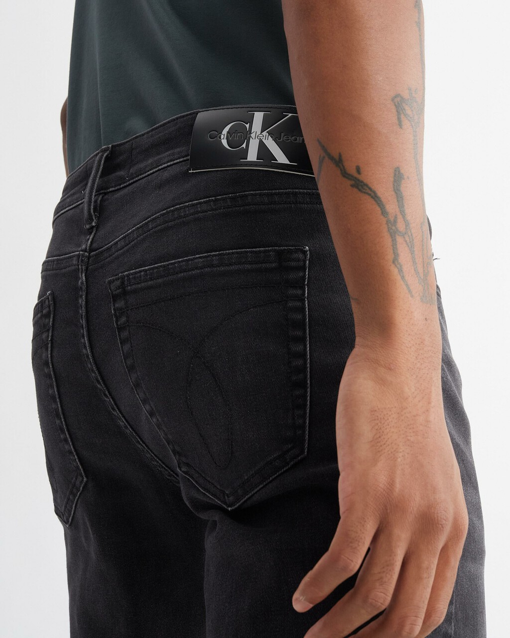 37.5 BODY JEANS WITH LOGO DANGLE, Washed Black Hanger Loop, hi-res