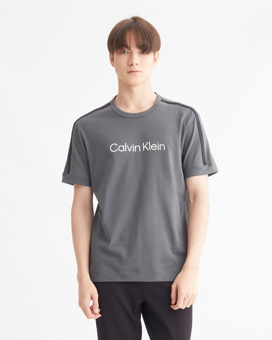 Påstand element forhold T-shirts | Calvin Klein Malaysia