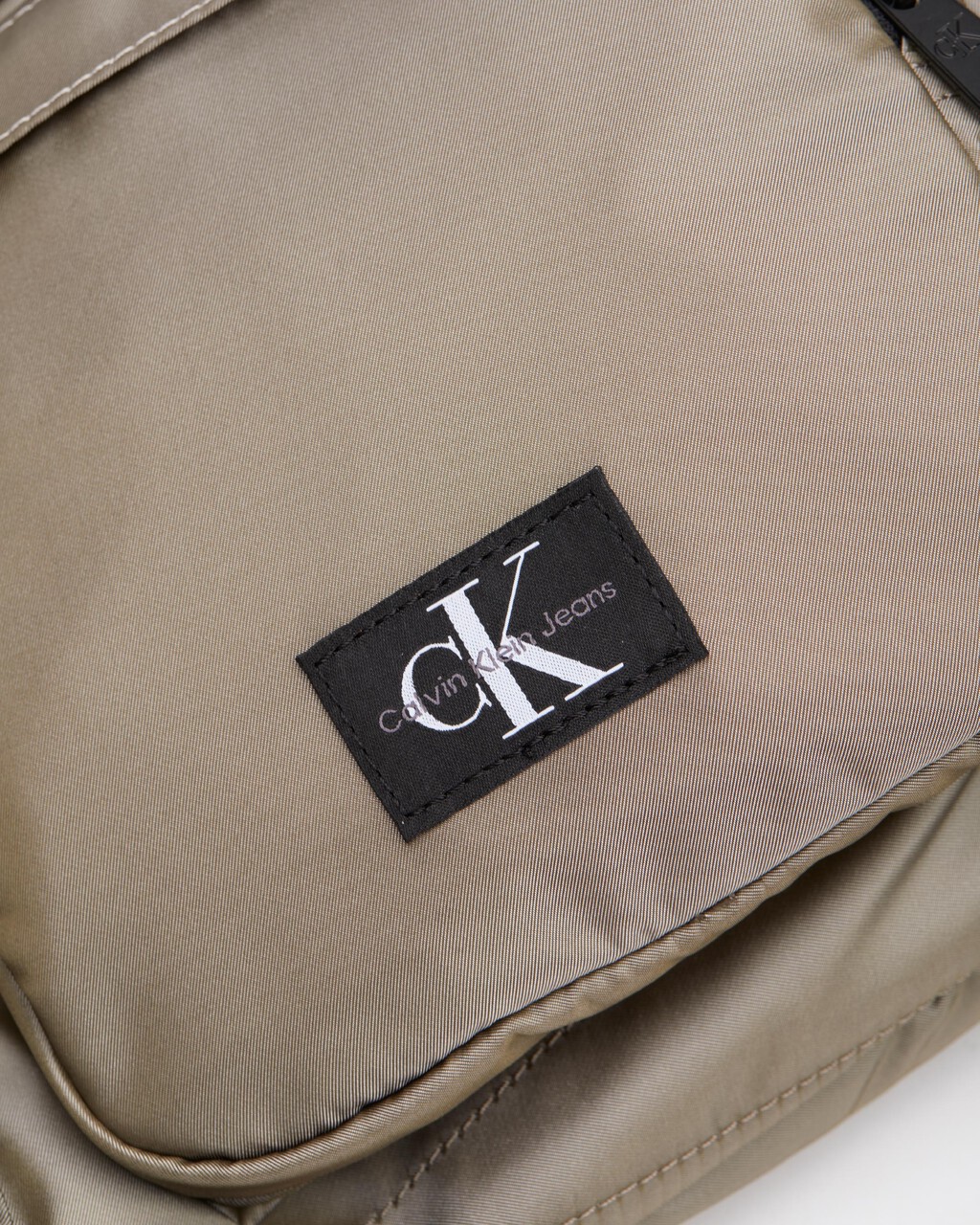Sport Essentials Flight Bag, ATLANTIC TAUPE, hi-res