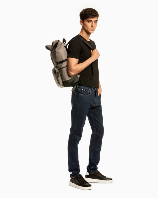 PREMIUM MODERN TAPER JEANS