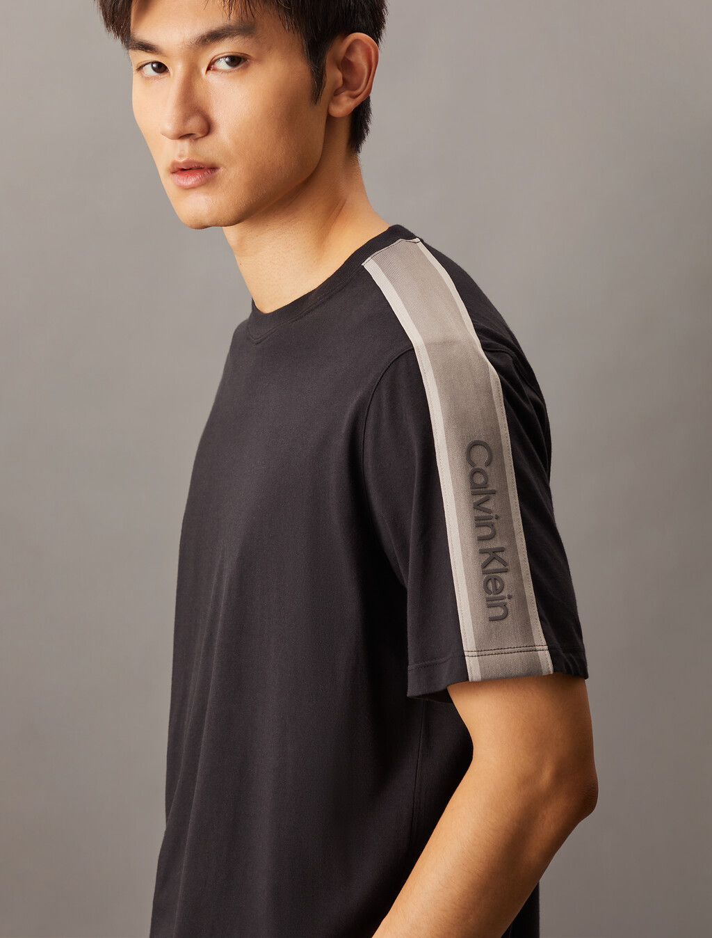 Sport Icon Short Sleeve Tee, Black Beauty, hi-res