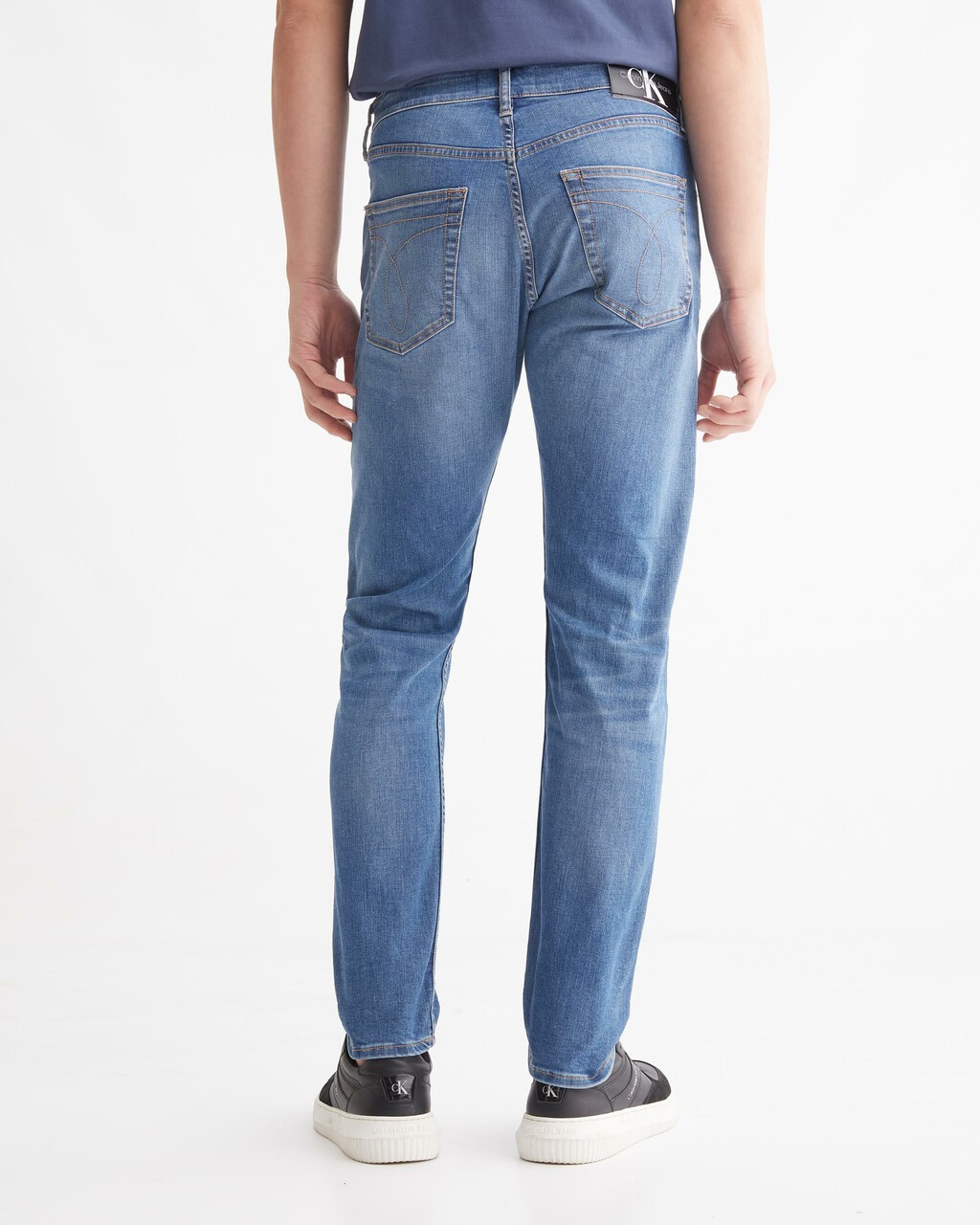 37.5 Distressed Modern Taper Jeans, Mid Blue Dstr, hi-res