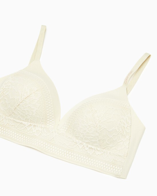 INVISIBLES LACE LIGHTLY LINED TRIANGLE BRA