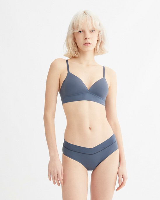 INVISIBLES LIGHTLY LINED TRIANGLE BRA