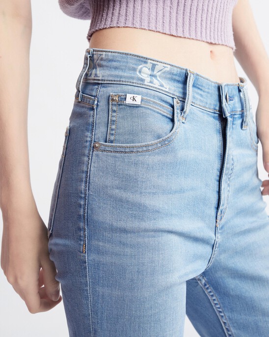 37.5 High Rise Flared Jeans