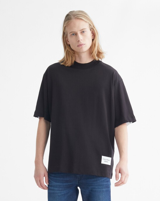 NOCTURAL REDS MOCK NECK BACK LOGO TEE