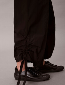 Commuter Capri Cargo Pant, Black, hi-res