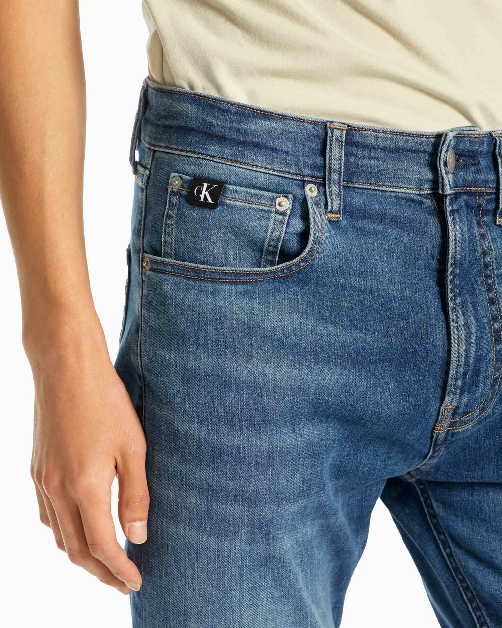 37.5 Distressed Modern Taper Jeans, Med Blue Dstr, hi-res