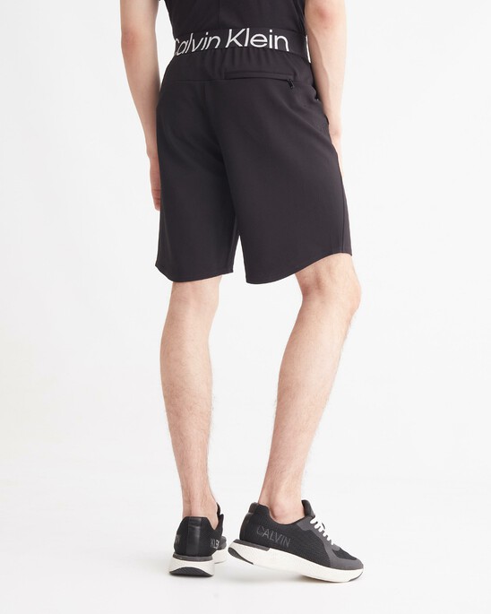 ACTIVE ICON SWEAT SHORTS