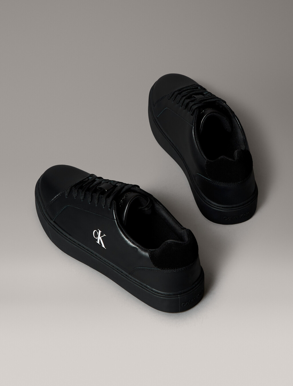 Smooth Leather Flexible Sole Trainers, Triple Black, hi-res