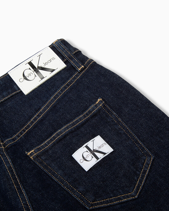 HIGH-RISE RELAXED JEANS