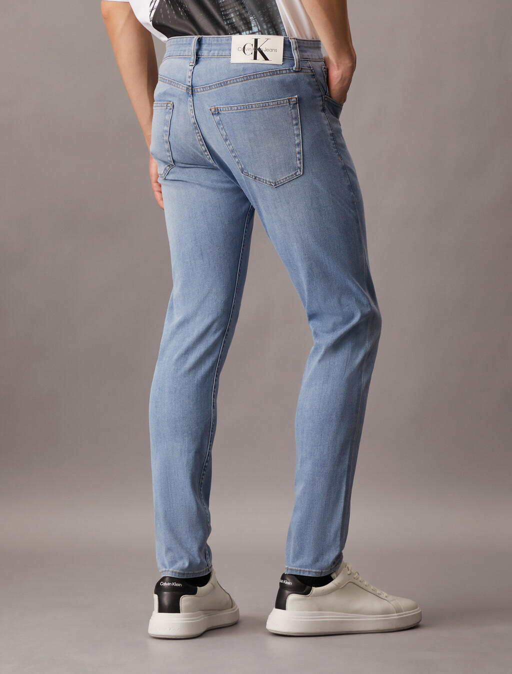 37.5 Bi-Stretch Modern Taper Jeans, Denim Light, hi-res