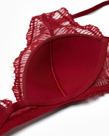 CK BLACK LINEAR LACE LIGHTLY LINED TRIANGLE BRA, Red Carpet, hi-res